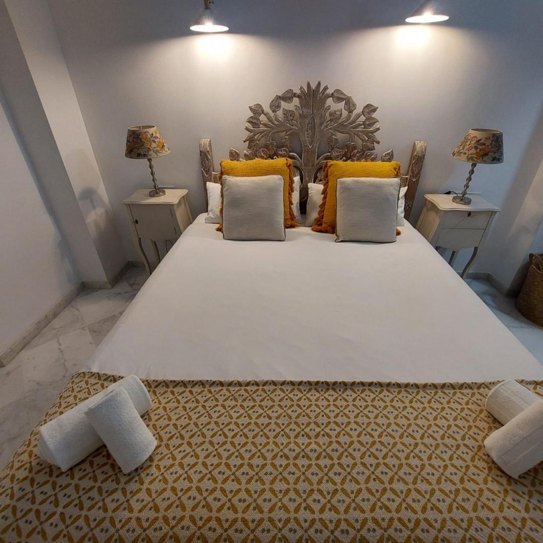 Modern And Wide- 1bd 1bth- Triana Apartment